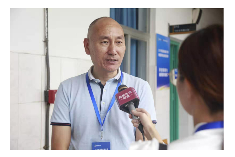 孫董事長(zhǎng)接受財(cái)政生活采訪(fǎng) 孫董事長(zhǎng)接受財(cái)政生活采訪(fǎng)